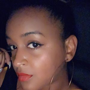 Meet your Posher, Jasmine